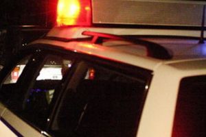 A intrat cu maşina într-un zid, la 5 dimineaţa