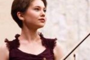 Filarmonica „Oltenia” Craiova: Celebrul Concert în Re major de Brahms cu un talent incontestabil, violonista Mălina Ciobanu