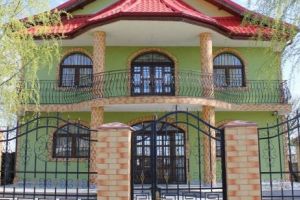 Cum arată oraşul ai cărui locuitori au furat miliarde de euro. E Beverly Hills de România