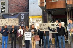 Nemultumirile artistilor de la Filarmonica! A patra zi de proteste, pe acordurile We Will Rock You