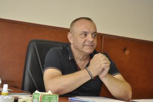 Box/ CN Tineret: Tari în pumni