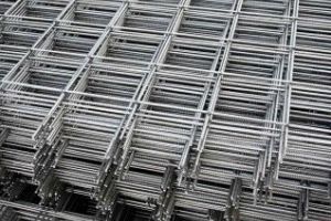 Un clujean a cumpărat plasă sudată şi susţine că angajaţii l-ar fi indus în eroare