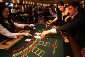 Albanezii trimit cazinourile si agentiile de pariuri la periferia oraselor