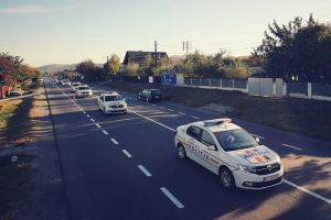18 maşini pentru poliţiştii băcăuani