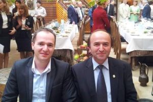 Fiul ministrului Justitiei a picat examenul de transfer de la tara la oras, el profesand acum in IASI printr-un artificiu, „demn” de o odrasla a unui ministru