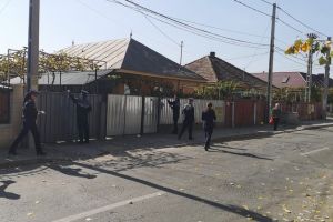 Poliţiştii au desfăşurat activităţi de prevenire a furturilor din locuinţe în municipiul Oneşti