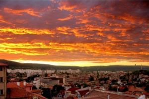 Omenirea este în IMPAS: „Este un punct FĂRĂ DE ÎNTOARCERE” Avertismentul ÎNGRIJORĂTOR care cere MĂSURI IMEDIATE