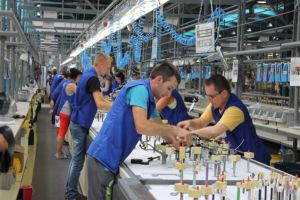 Peste 30.000 de locuri de muncă vacante în România: Cele mai multe, oferite pentru muncitor necalificat la asamblarea, montarea pieselor