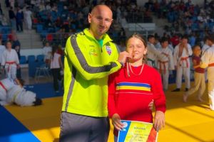 Buni şi-n ţară, şi „afară”