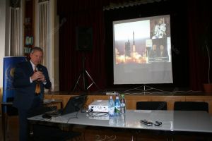 Spaţiul cosmic, deschis oamenilor de rând. Cât costă un zbor turistic şi când se va face