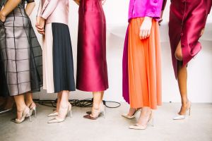 Cum îţi îmblânzeşti pantofii cu toc subţire şi înalt