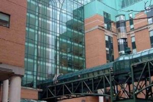 Un spital din Canada vrea să permită sinuciderea asistată a minorilor, fără înştiinţarea părinţilor