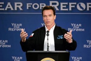 Schwarzenegger şi-a cerut scuze pentru comportamentul său în faţa femeilor: „Îmi pare rău”