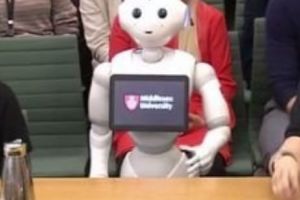 PREMIERĂ GLOBALĂ. Este primul ROBOT care a ajuns în PARLAMENT - Foto