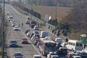 Pieton lovit la Praktiker, în Floreşti! Trafic blocat, toţi şoferii diperaţi pe Facebook 