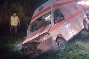 Şoferului ambulanţei care s-a urcat băut la volan şi a făcut accident a fost demis