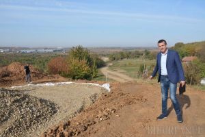 Se lucrează la extinderea drumului expres spre Episcopia Bihor. Se va construi şi un viaduct înalt de 10 metri (FOTO/VIDEO)