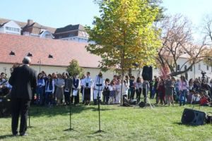 FOTOGALERIE. Expoziţia „Istoria românilor în 100 de momente esenţiale”, lansată în Cetatea Medievală