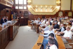 Consilierii judeţeni, convocaţi la şedinţă extraordinară