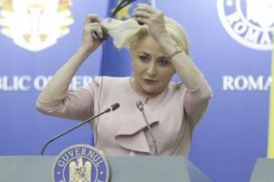 Viorica Dăncilă GAFEAZĂ în faţa BOGAȚILOR LUMII. Presa din Turcia a dat-o de GOL. Video în articol