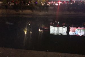 Bucuresti. Autoturism, cazut in raul Dambovita. Actioneaza scafandrii (video) 