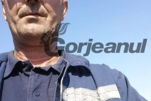 Mineri din CEO, în grevă japoneză! Bunoaica a împărţit 250 de banderole albe colegilor din carierele motrene