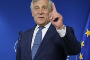 Mândria românilor că sunt cetăţeni europeni a scăzut cu 7 procente