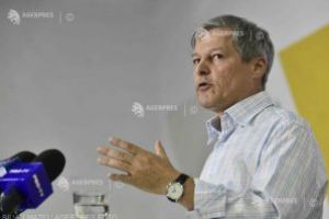 Cioloş: E nevoie de o redefinire a administraţiei publice; acum arată oribil şi e politizată