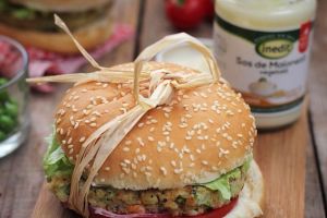 lauraadamache.ro: Burger de legume cu maioneza