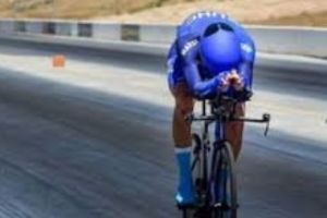 Titlul de cea mai bună ciclistă de la Campionatul Mondial de Ciclism la femei, adjudecat de un bărbat transgender