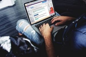 Şapte metode prin care hoţii vă golesc cardul bancar