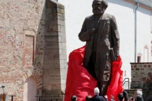 Atei, porci, Marx şi Dumnezeu