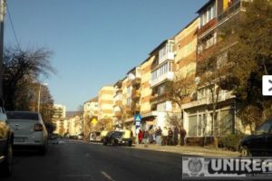 Accident cu pagube materiale, la Alba Iulia: Un bărbat de 43 de ani, fără permis de şofer, a lovit cu maşina două autoturisme parcate