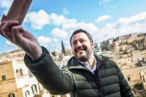 „Legenda Căpitanului” şi „BESTIA” : Strategia GENIALĂ cu care Matteo Salvini a CUCERIT Italia