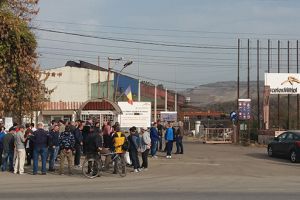 Oţelarii au ieşit în stradă