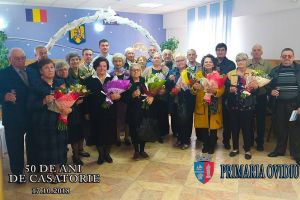 11 cupluri din Ovidiu care au implinit jumatate de secol de casatorie, premiate de primarul George Scupra