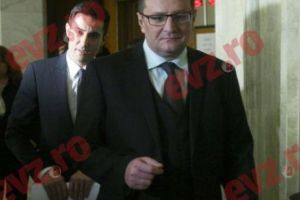 Un deputat USR, declaraţie şocantă: „Noi, membrii Comisiei SRI, habar nu avem de nimic!”