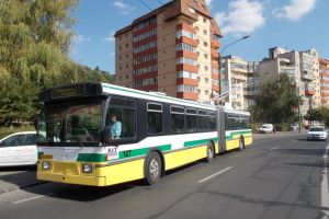 Patru linii RATBV din Braşov vor fi deservite de troleibuze electrice