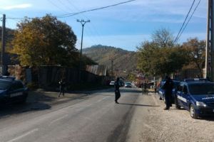 Șase percheziţii în Gârcini. Cinci persoane bănuite de furt, reţinute