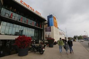 Finalul de saptamana vine la mall cu targuri de bijuterii, Ziua Armatei si teatru de papusi