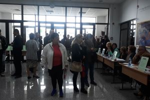 Peste 300 de absolvenţi la bursa locurilor de muncă
