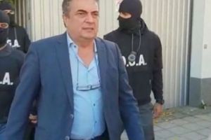 Colonelul medic care s-a îmbogăţit pensionând contra ȘPAGĂ colegii, a fost arestat pentru 30 de zile