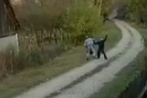 Un fost poliţist este TEROAREA oraşului. Vecinii sunt ÎNSPĂIMÂNTAȚI când îl văd pe stradă