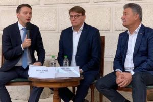 FOTO: „Locul României în Europa la 100 de ani de la Marea Unire”, dezbatere la Muzeul Principia din Alba Iulia