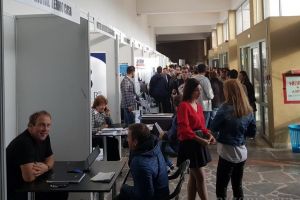 Joburi multe, pretendenţi mai puţini, la Bursa locurilor de muncă: 
