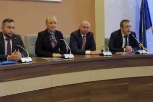 Funcţionarii băcăuani au fost instruiţi de Direcţia Anticorupţie