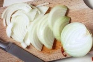Cel mai PUTERNIC remediu pentru cei care au probleme cu FICATUL: „Un kilogram de ceapă se amestecă…”