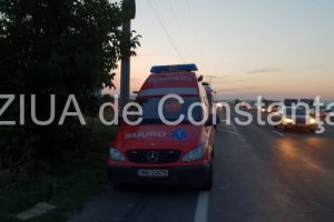 Doua persoane, ranite grav dupa ce masina in care se aflau s-a izbit de un parapet. A intervenit Descarcerarea