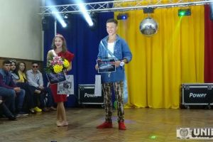 FOTO/ VIDEO: Balul bobocilor la Liceul Teoretic Teiuş. Mădălina Gavriluţ şi Andrei Ciortea, desemnaţi Miss şi Mister Boboc 2018