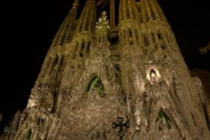 Catedrala Sagrada Familia din Barcelona a fost amendată de municipalitate cu 36 de milioane de euro. Motivul : lipsa autorizaţiei de construcţie

